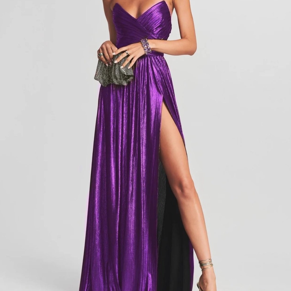 Retrofête Waldorf Dress in Purple
